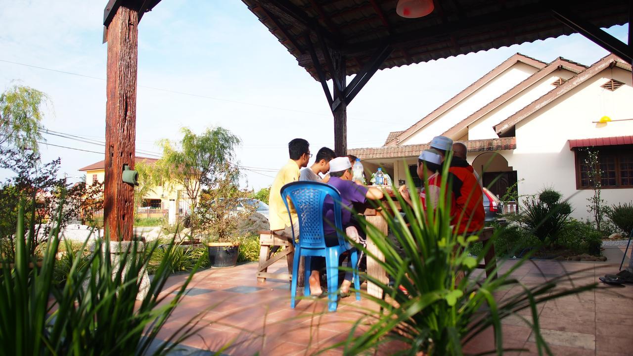 Family Lodge 25 Kota Bharu Extérieur photo